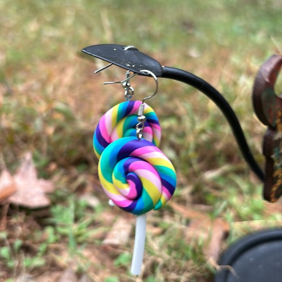FUN COLORFUL SWIRL CANDY SUCKER EARRINGS - Picture 8 of 9